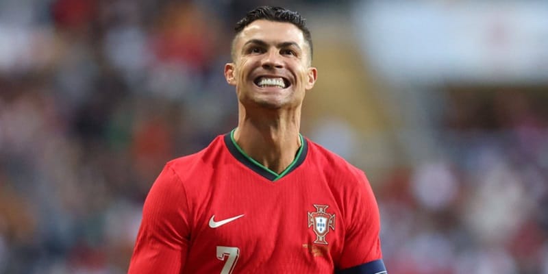 CR7 đã vượt qua các ‘tiền bối’ khi giúp Bồ Đào Nha vô địch Euro 2016